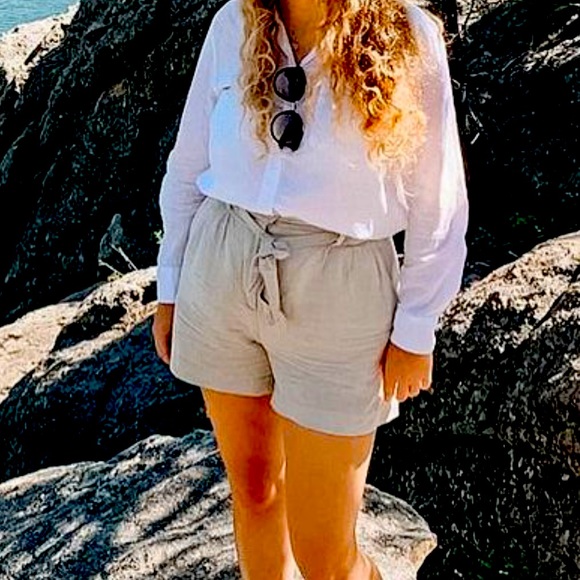 H&M Pants - H&M highwasted linen shorts